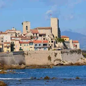 Appartamento Meublé Proche Plages Et Vieille, Antibes